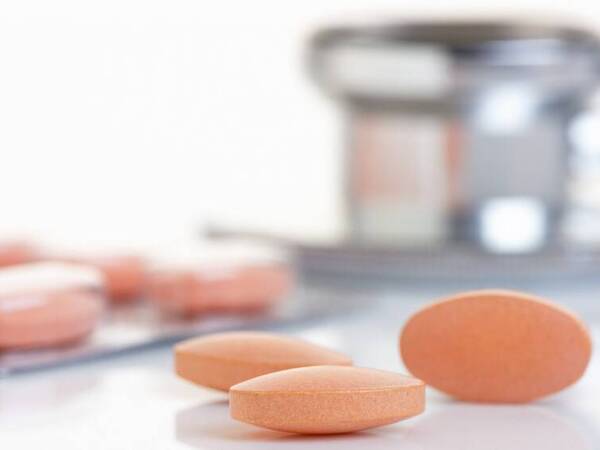 Statin pills are used to lower cholesterol and help prevent and treat heart disease.